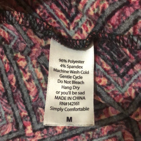 Geometric Patterned Lularoe Irma - Picture 4 of 4